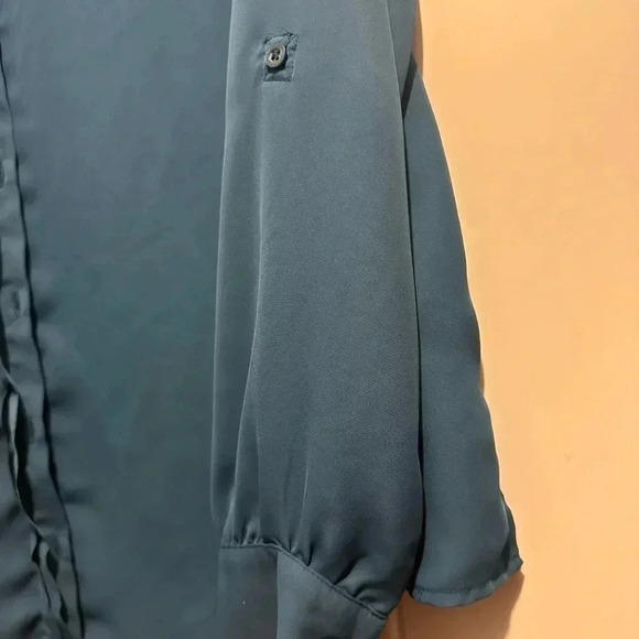 Elle Scalloped Trim Blue Blouse Top Size Medium - Picture 4 of 9